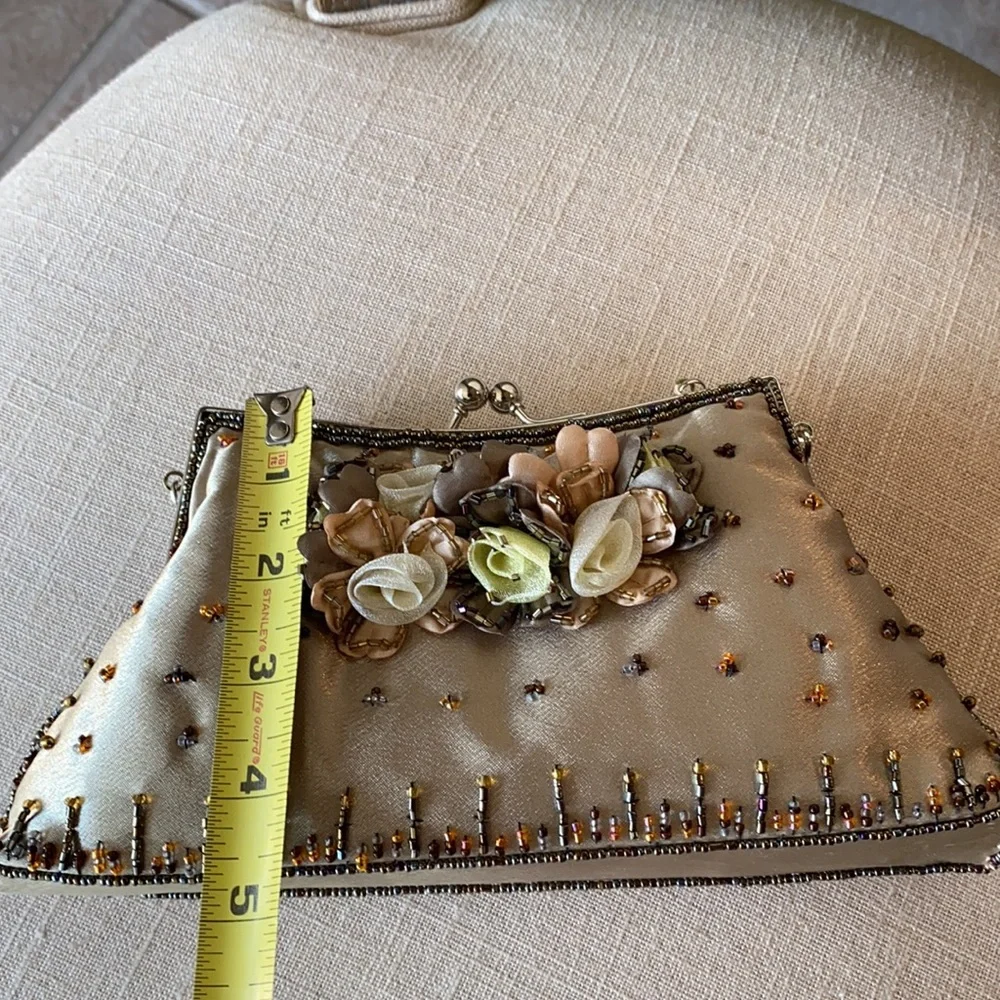 Vintage Clutch - Purse. - Picture 5 of 9